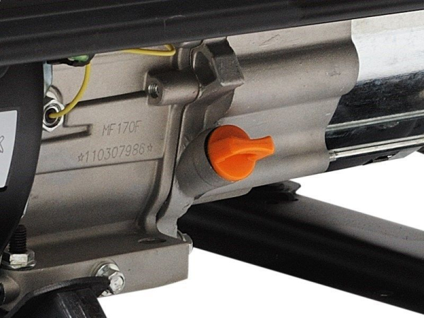 Бензиновый генератор Hyundai HY 12000LE передвижной фото